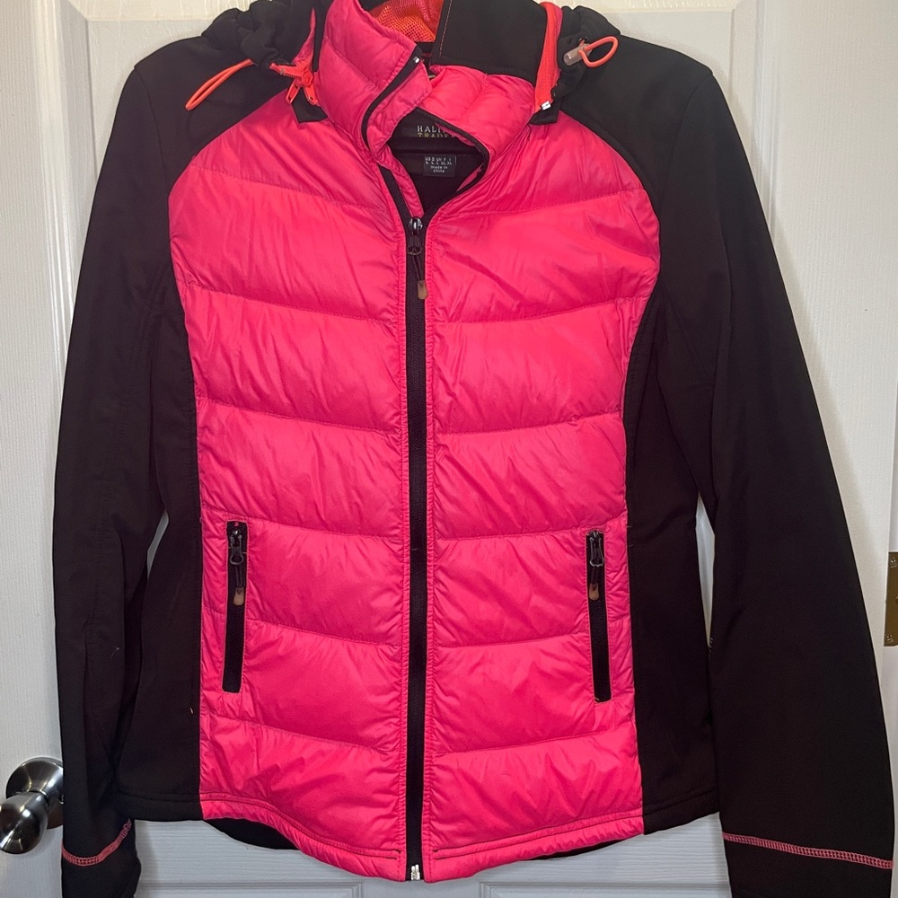 Black and Pink Quilted Puffer Jacket with Sleek Design